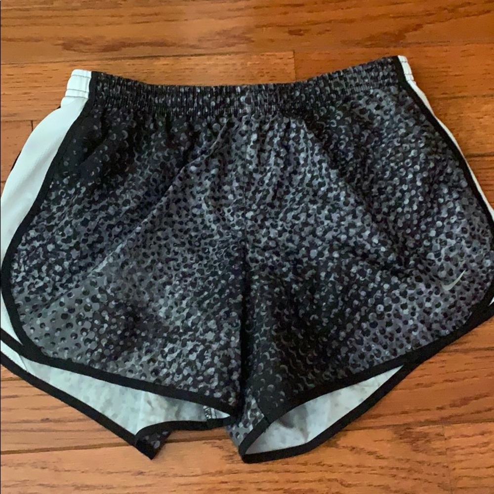 nike running short